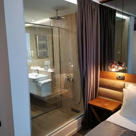 New & Restaurant Hotel 4*