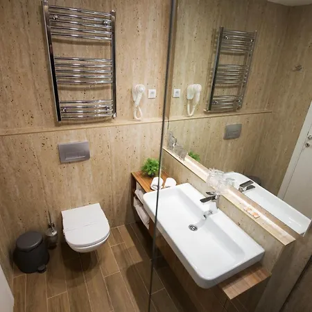 New & Restaurant Hotel