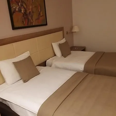 New & Restaurant Hotel