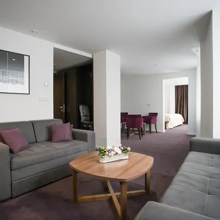 New & Restaurant Hotel 4*