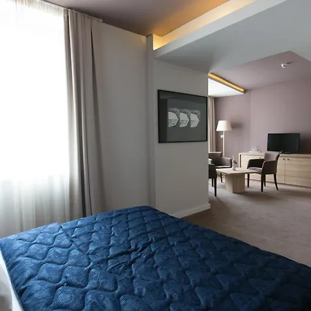 Hotel New & Restaurant 4*
