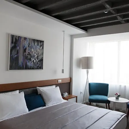 Hotel New & Restaurant